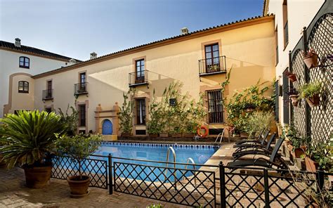 alojamiento carmona|booking carmona.
